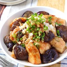 鶏むね肉とナスのさっぱりみぞれ乗せ炒め