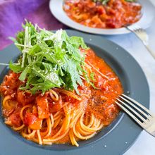 フライパン１つで作る
水菜とベーコンのトマトクリームパスタ