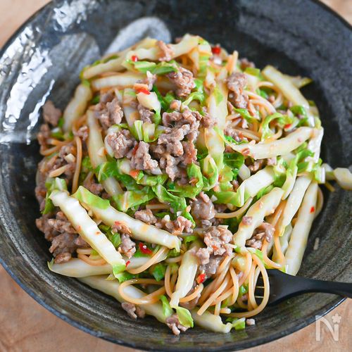 ついつい食べたくなる！辛さがおいしい！白菜麻婆風パスタ