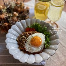 形成不要ハンバーグタネで作る‼︎
ロコモコ丼♪