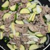 すぐできる♪豚こまと夏野菜の塩麹カレー炒めの工程2