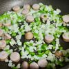 ソースが味の決め手！カレーチャーハンの工程3