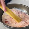 【濃厚和風トマトクリームパスタ】フライパンひとつの工程2