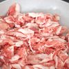 間違いない味でご飯が進む！豚こま切れ肉と長ネギの甘辛炒めの工程2