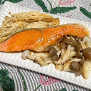 綾鷹ルイの作ってみた!投稿(【鮭のムニエル*レモンバター醤油】食べてびっくりの美味さ!)