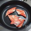 三つ葉とカニカマ、もやしの塩昆布和えの工程2