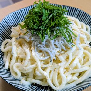 まゆのの作ってみた!投稿(これはハマる！！！ピリ辛柚子胡椒マヨの旨だししらすうどん♡)