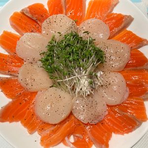 すみれの作ってみた!投稿(簡単で豪華見え！ほたてとサーモンのカルパッチョ)