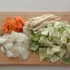 ほったらかしで完成♪野菜たっぷり【鮭のちゃんちゃん焼き】の工程1