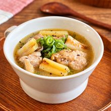 鶏のうま味たっぷり！【鶏もも肉と長ねぎのコクうまスープ】