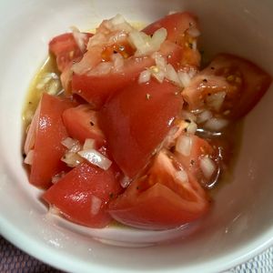 ゆっこの作ってみた!投稿(冷やしトマトサラダ)