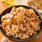 【もち麦入りのとり五目ご飯】簡単/うま味も食物繊維もたっぷり