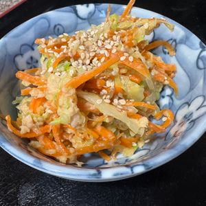 おかむーの作ってみた!投稿(［ツナと彩り野菜の腸活サラダ］味噌ごま風味♪)