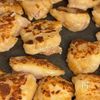 揉んで焼くだけ!お箸が止まらん「ガリバタチキン」の工程2