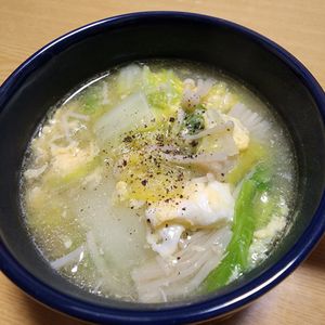 ナムディの作ってみた!投稿(【ほっこり温まる♡】白菜とえのきのとろたまスープ)