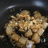 腸活にも◎【こんにゃくとわかめのピリ辛ごま炒め】あと一品に♪の工程4