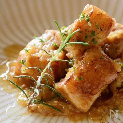 玉ねぎの水分だけで煮込む〜豚バラ肉のナポリ風ジェノベーゼ〜
