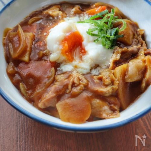 トロ〜リ温玉♪濃厚カレーうどん
