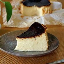 砂糖なし、混ぜて焼くだけ絶品！【甘酒バスクチーズケーキ】