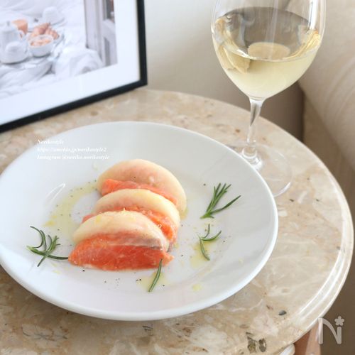 桃とサーモンのレモンドレッシング和え