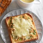【ひきわり納豆とチーズのトースト】やみつきトースト♪