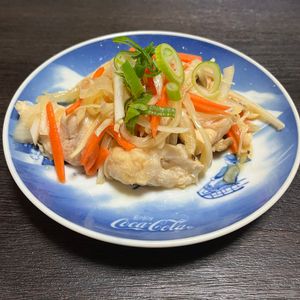 みなみの作ってみた!投稿(胸肉がつるんと柔らかい！水晶鶏とたっぷりきのこの南蛮漬け)