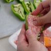 粉不要ではがれない!魔法の【ピーマンの肉詰め】の工程3