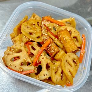 Momo♡の作ってみた!投稿(【さつま揚げと蓮根のきんぴら】簡単おつまみ♪)