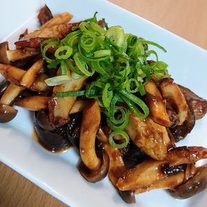 まゆのの作ってみた!投稿(【なすとちくわのちょっぱや韓国煮】あっというまに味しみ♪)