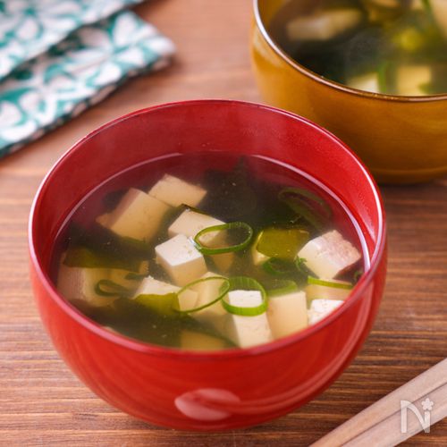 【豆腐とねぎのすまし汁】白だしで作る！落ち着く味わい♪