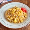 卵だけで大満足！家族がハマる【たまご炒飯】の工程5