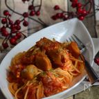 揚げ里芋とツナのトマトソースパスタ