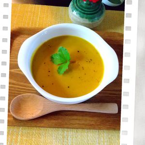 チョロリスの作ってみた!投稿(肌寒くなってきた季節に。『かぼちゃと玉ねぎの豆乳ポタージュ』)