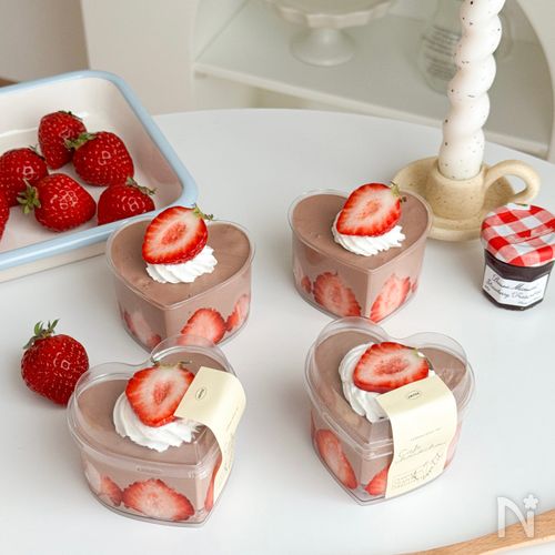 材料3つ いちごのチョコムース