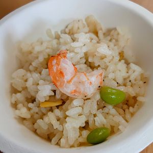 まゆのの作ってみた!投稿(のせて炊くだけ♪炊飯器でパラパラ「シーフードピラフ」)