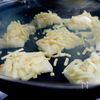 カリッもちっ食感が止まらない『もちチーズせんべい』の工程3
