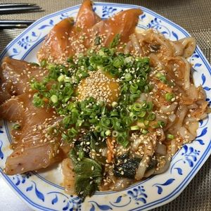 Hikeyの作ってみた!投稿(混ぜるだけでこんなに旨い！刺身のキムチごまポンあえ)