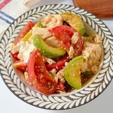 仕事終わり5分で作れる！【アボカドとトマトと豆腐の中華和え】