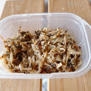 あーちゃん·͜· ♡の作ってみた!投稿(レンジで5分！【やみつき無限塩昆布もやし】胡麻油香る♩)