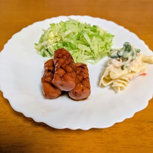 ゆきまる🐬🫧の作ってみた!投稿(むっちゃ合う♡ウィンナーで代用♡手羽先揚げ風甘辛ウィンナー♡)