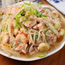 ガッツリ定食屋さんの🍚スタミナ鶏ももネギ塩だれ炒め🤭