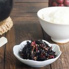 「おにぎりやお弁当に」酸味がアクセント【梅ひじき】