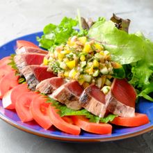 〈くらし薬膳〉カツオのたたき梅香味ソース添え