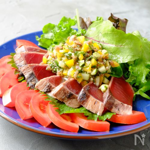 〈くらし薬膳〉カツオのたたき梅香味ソース添え