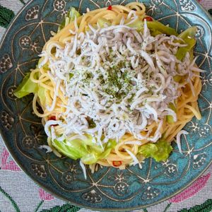綾鷹ルイの作ってみた!投稿(春キャベツとシラスのペペロンチーニ。)
