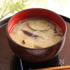 簡単！茄子と玉葱のお味噌汁　生姜風味
