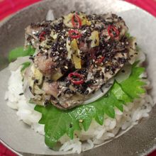 名物イワシのゴマ漬丼	
