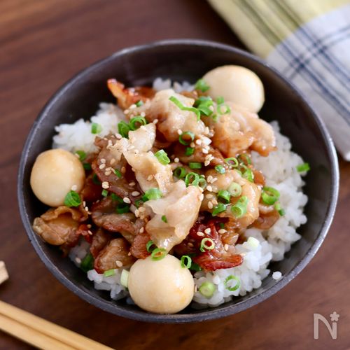 【簡単!】豚ばら肉とうずらの卵の照り焼き丼