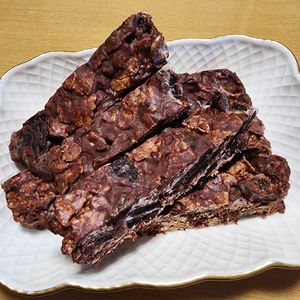ナムディの作ってみた!投稿(オーブン不要！混ぜて冷やすだけ「シリアルマシュマロバー」)