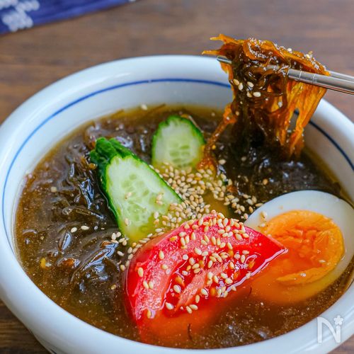 お酢でさっぱり！疲労回復！生もずくで冷麺風